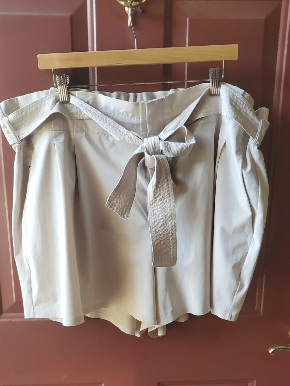 Athleta Skyline  High-Waist Paperbag Tie Shorts in Light Tan Size 22